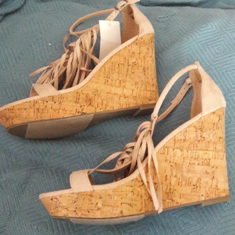 Shoes - Picture 2 of 3